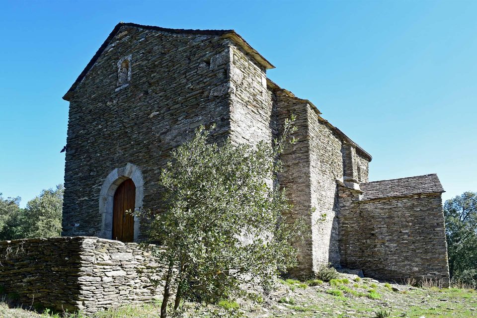 lameloze-eglise-du-11-eme-siecle-1-ayk0zlwbz5ji