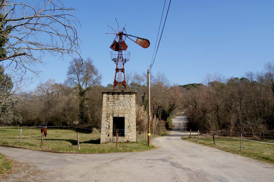 Des vestiges ferroviaires à la garrigue de Mons