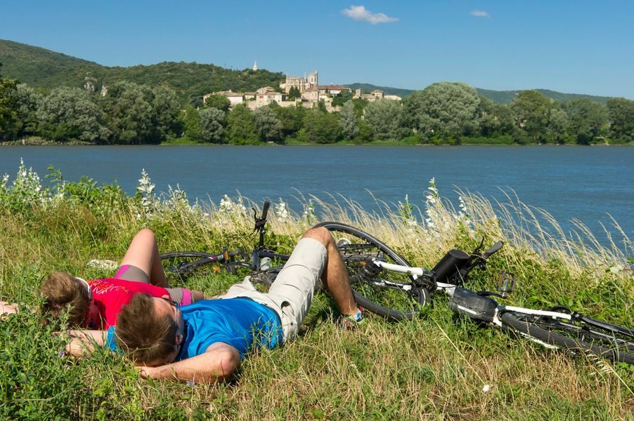 Sieste en voyage à vélo sur ViaRhôna