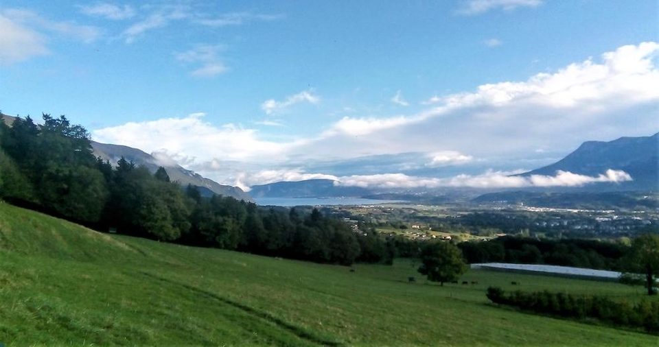 Vue sur le Lac du Bourget au dessus du Tremblay