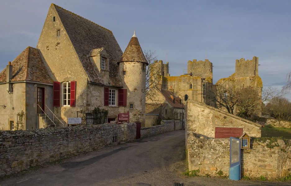 Cité médiévale en bocage - variante par St-Menoux