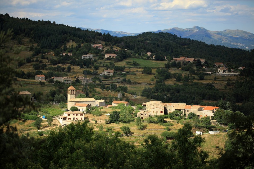 Chef-lieu de Lentillères depuis la crête de La Serre