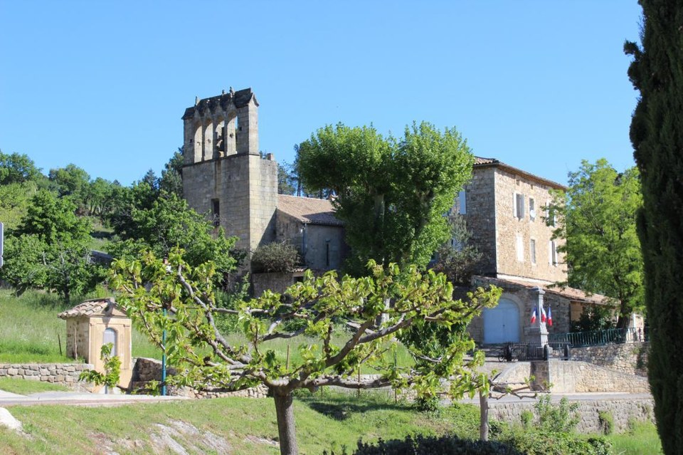 L'église de Mercuer et son clocher mur