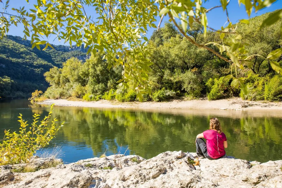 Ardèche - rando au bord de la rivière