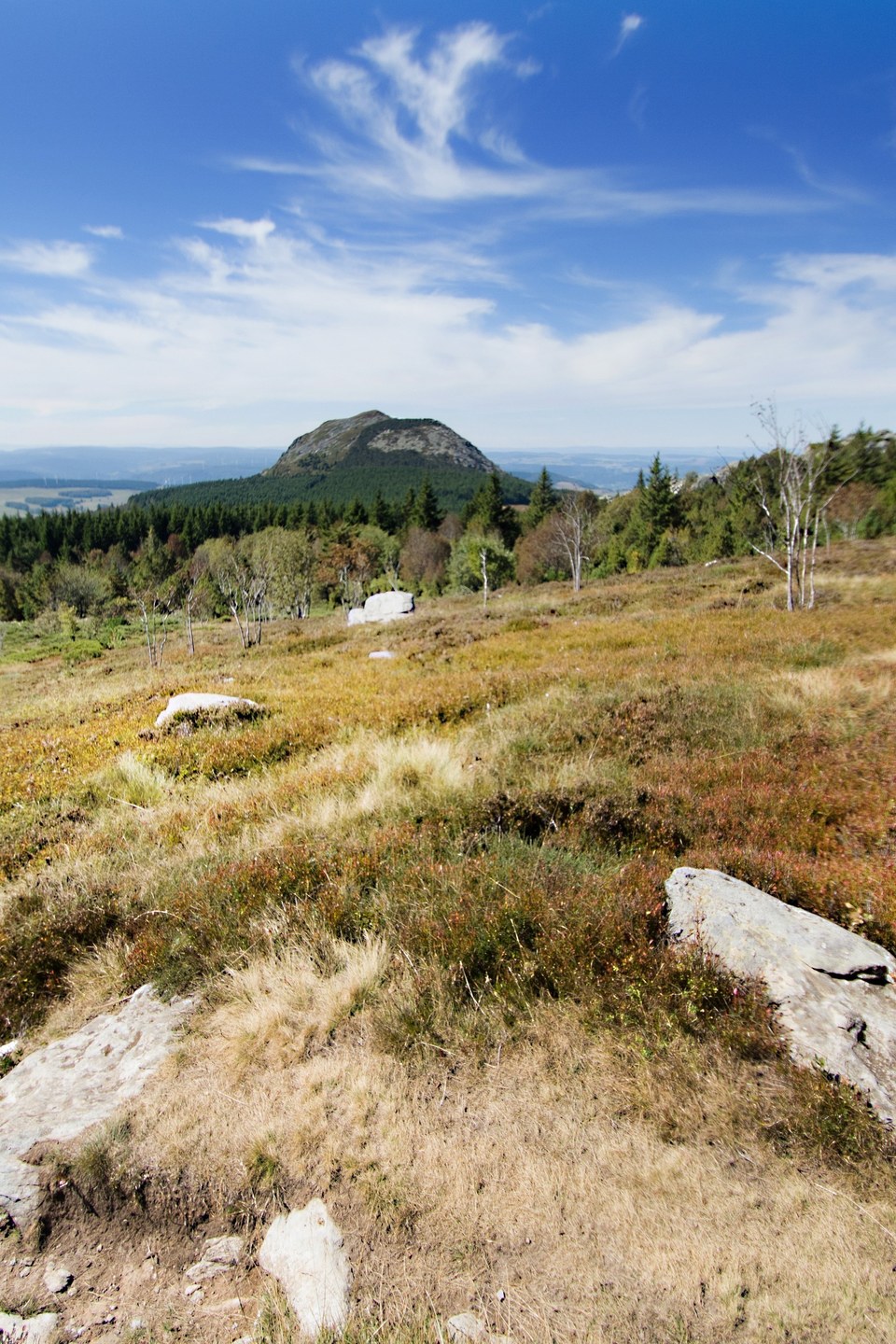 Au pays des sucs, le tour du Montfol - Le Béage