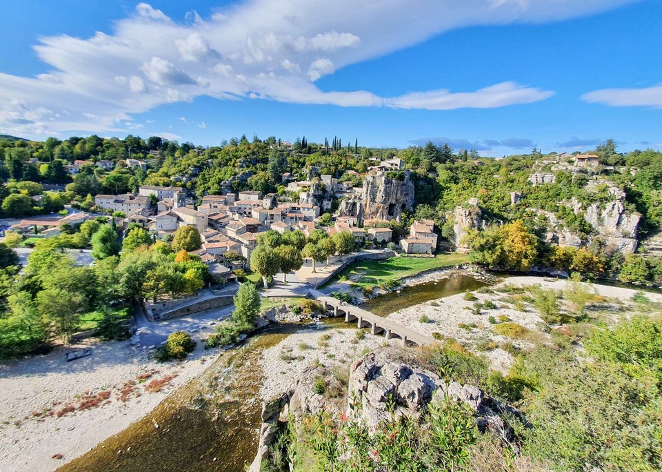 Le Village de Labeaume vu du point de vue