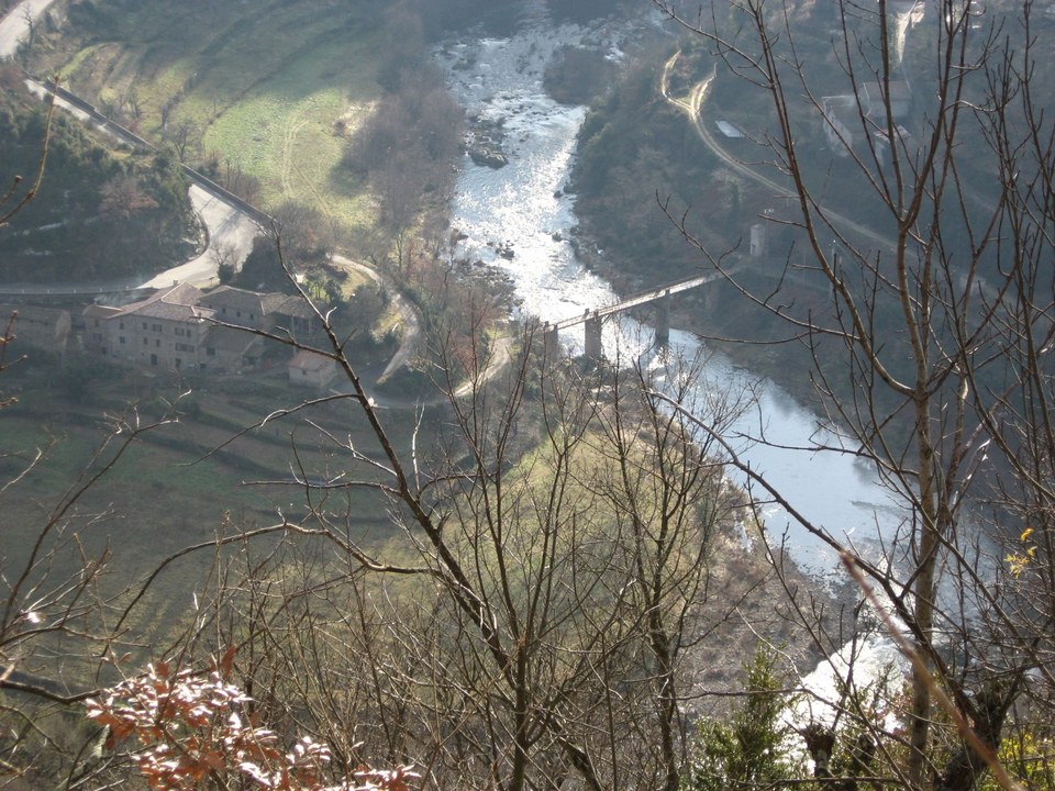 Du chemin vue sur la vallée de l'Eyrieux