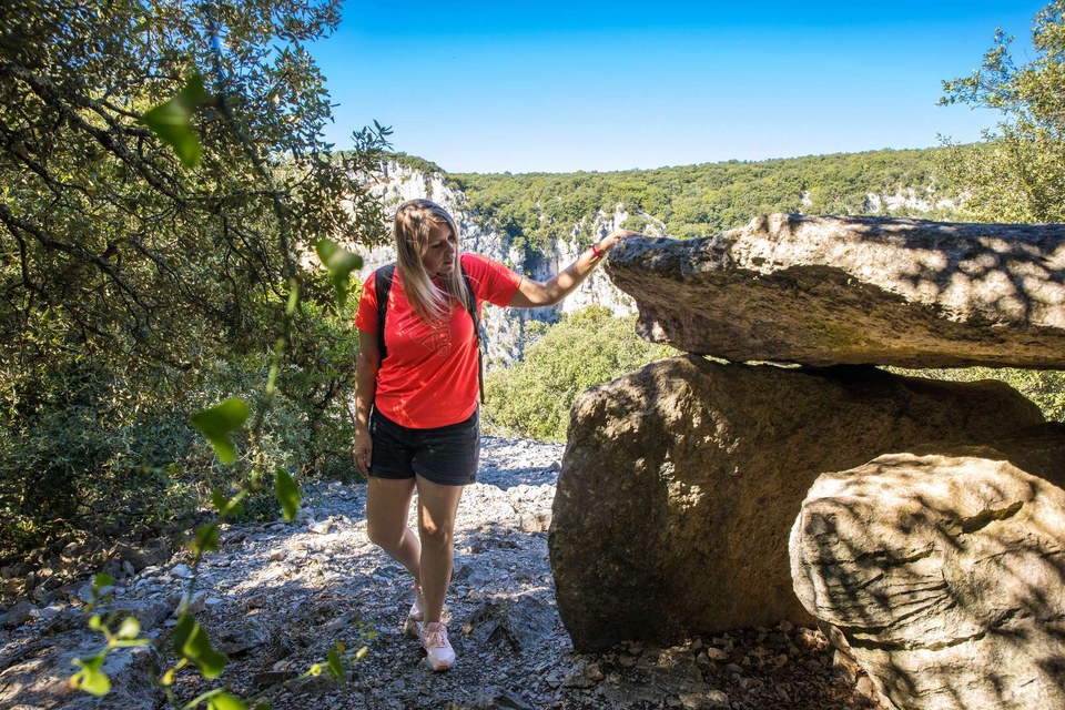 Le Dolmen du Chanet, entre nature et histoire