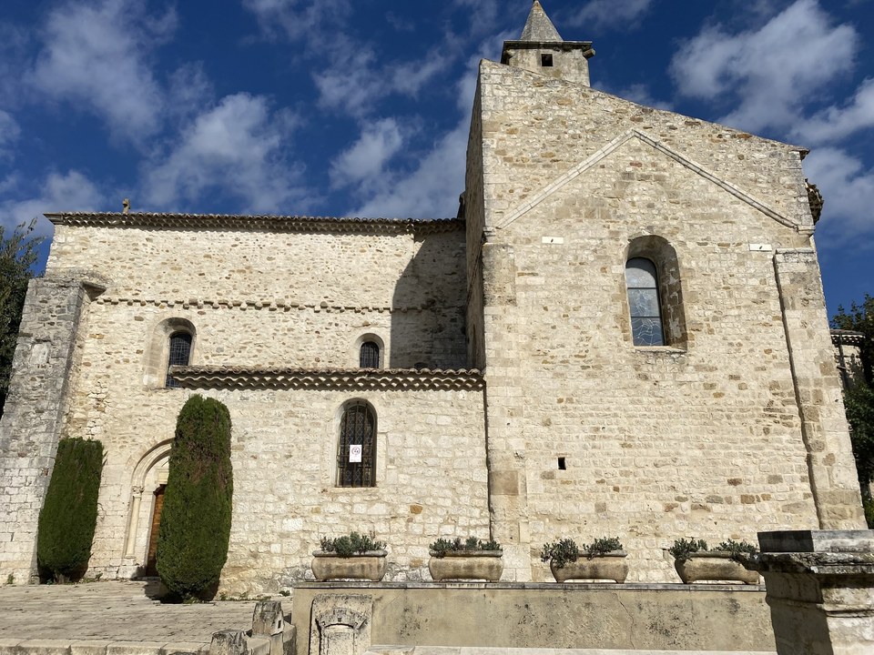 Vue de l'Eglise depuis le lavoir