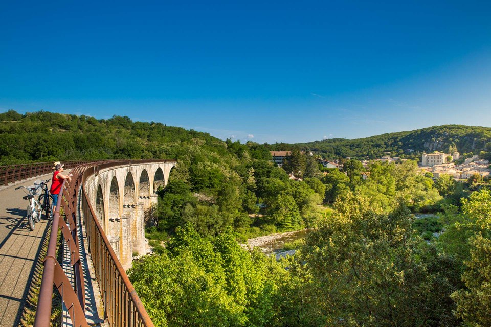 Le sentier de la Pierre Bleue de Vogüé