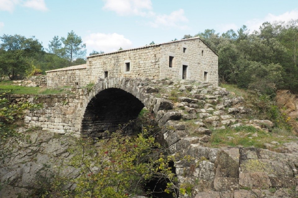 Les Moulins de Saint-André-Lachamp