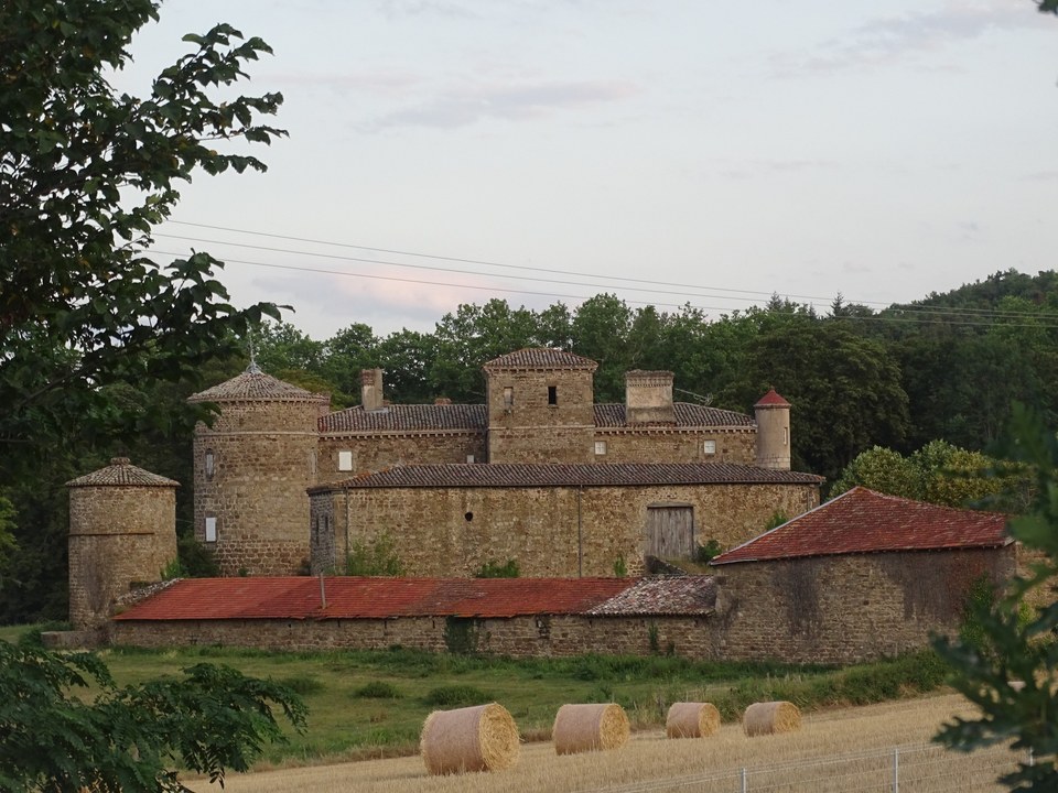 Les châteaux de Saint Alban d'Ay