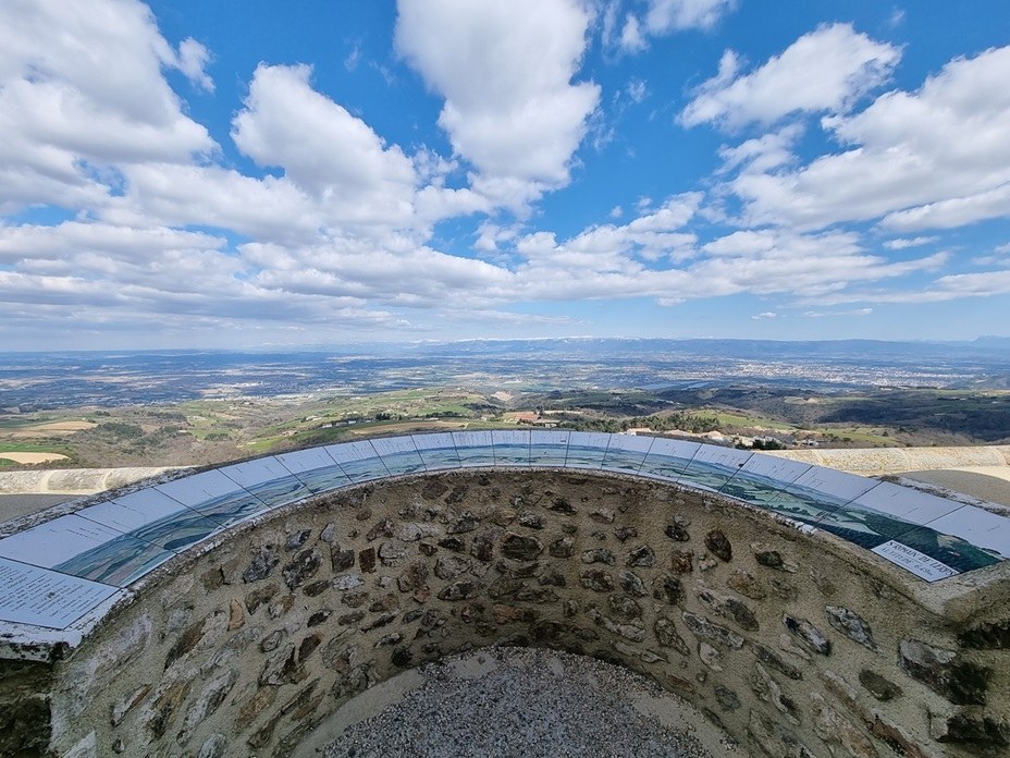 Saint Romain entre panoramiques et Histoire
