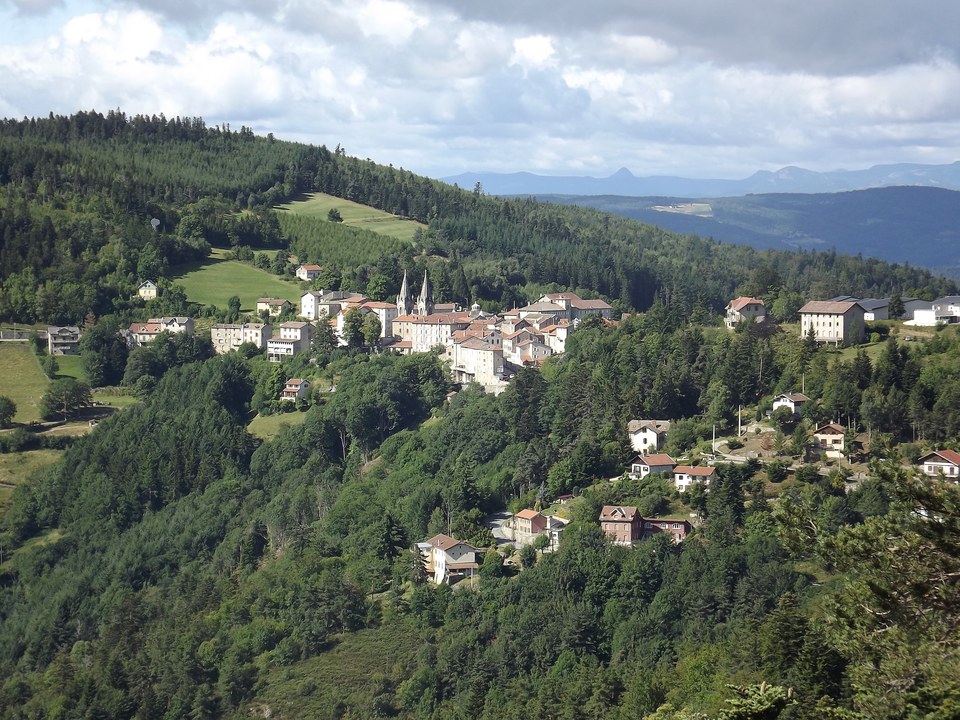 Village de Lalouvesc