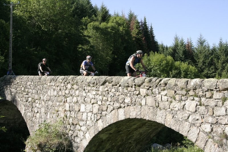 Pont à St-Julien d'Intres