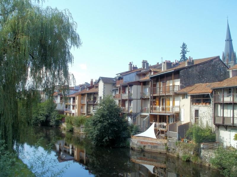 Tour des Monts du Cantal en vélo électrique (VTTAE ou VTCAE) en 8 jours