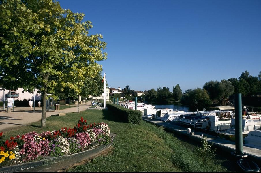 Canal arrivant au port