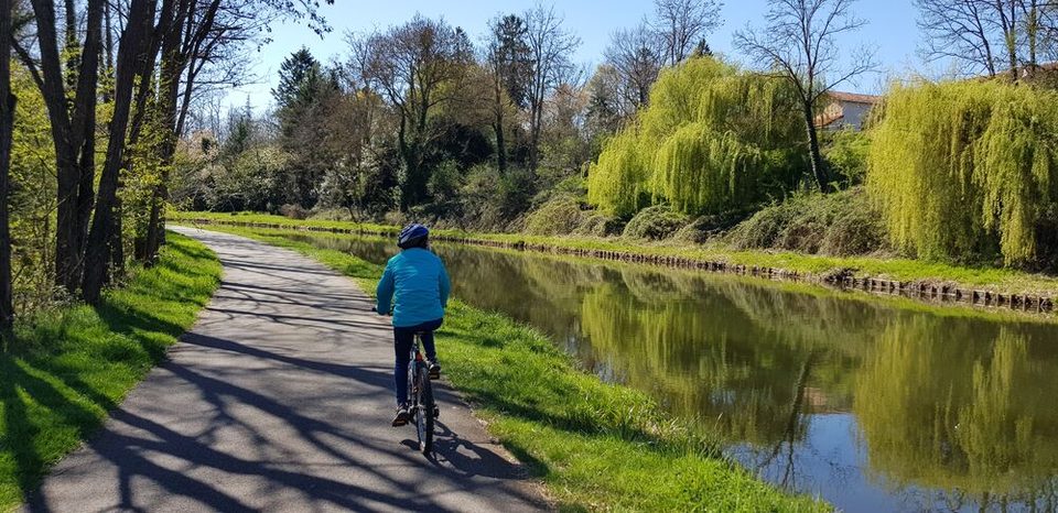 Boucle cyclo R2 le long du canal de Roanne à Digoin