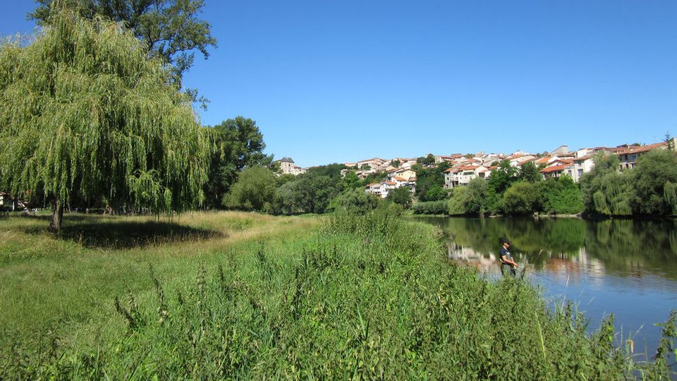 De l’Allier au plateau de Cortal en VTT