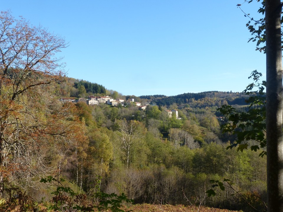Vue sur le bourg de la Renaudie