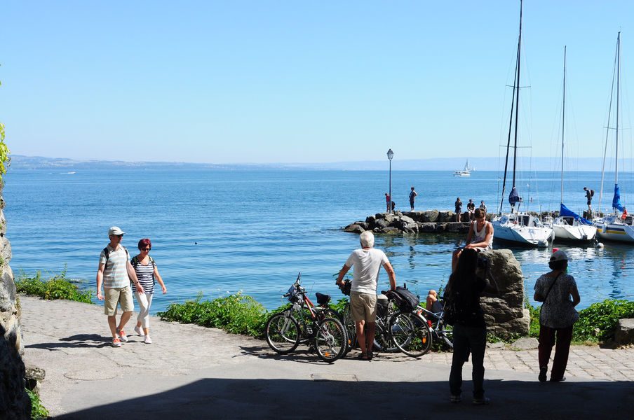 Cyclistes à Yvoire
