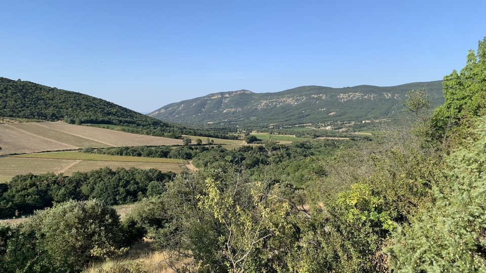 Vue depuis le vieux village de Béconne