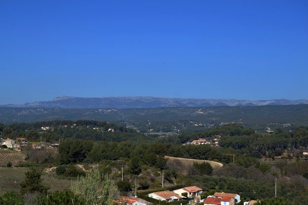 Vue sur le versant sud de la Sainte-Baume