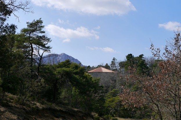 La glacière du Pivaut et le Pas de l'Aï au fond