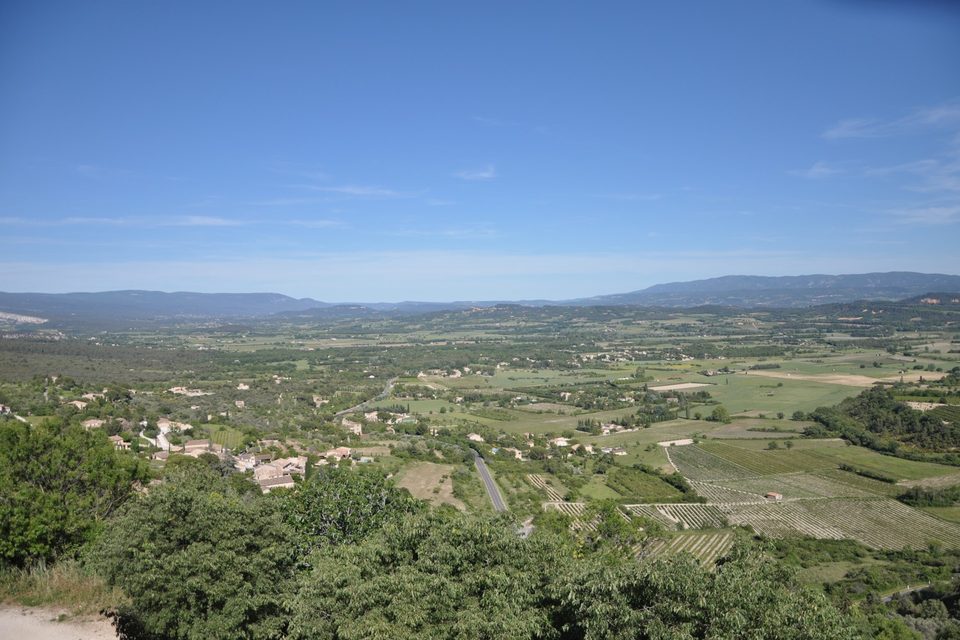 Grand Luberon, Roussillon et Petit Luberon depuis le sentier du col de Gordes