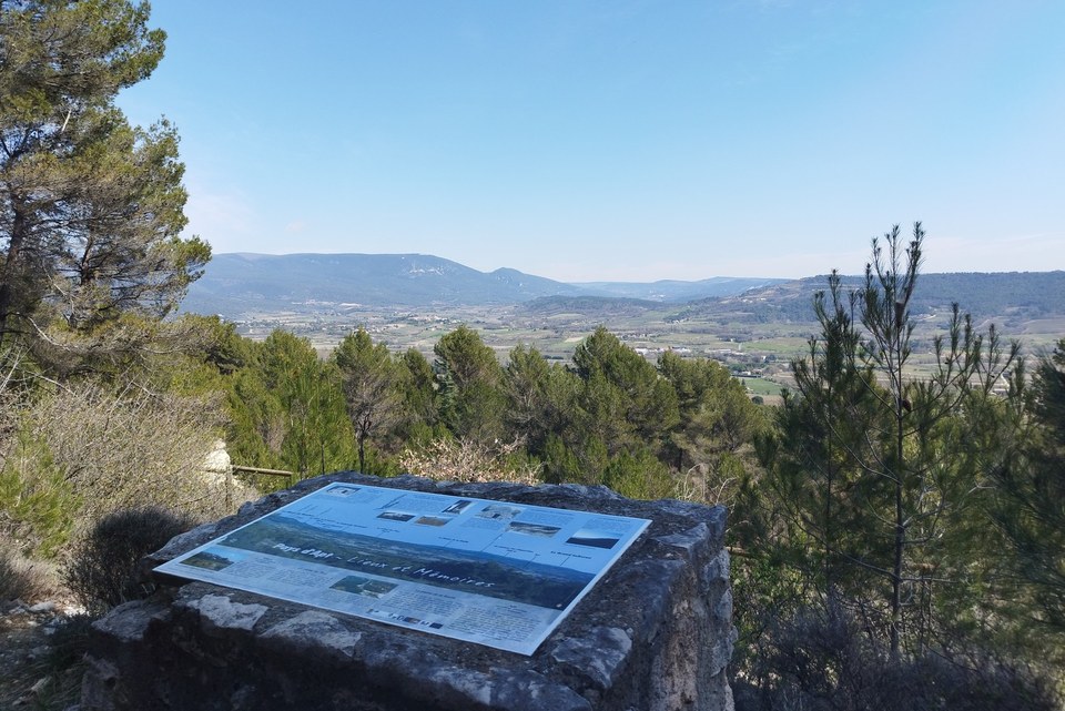 GARGAS - Colline de Perréal