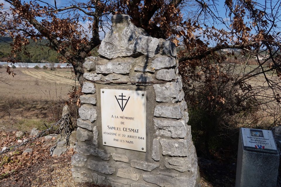 GORDES - Sentier du Maquis de Gordes par Véroncle