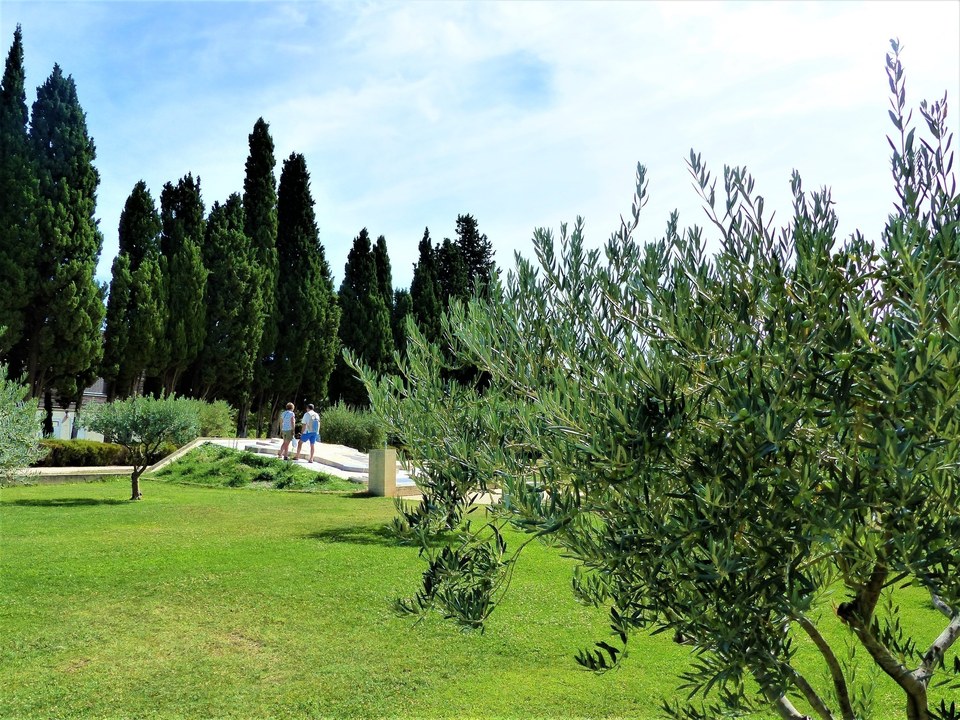 MAUSSANE-LES-ALPILLES - Au fil de l'eau