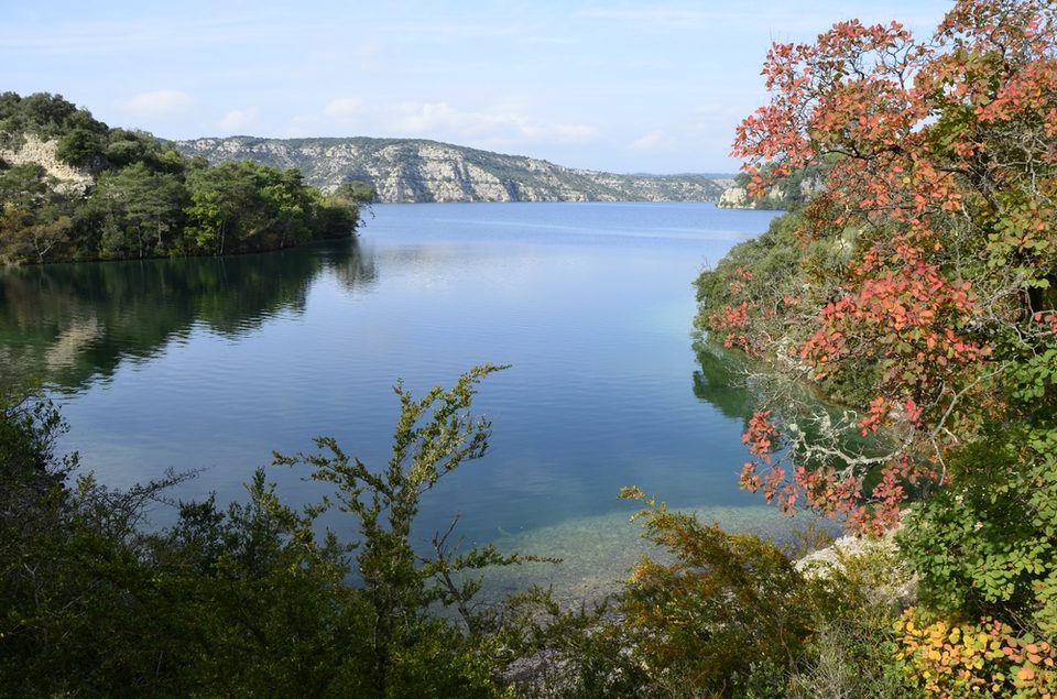Sur le bord du lac