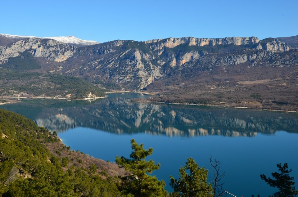 L'entrée des Gorges et le lac de Sainte-Croix