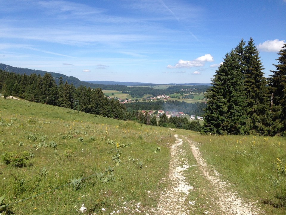 Sur le chemin d'Entre-les-Fourgs