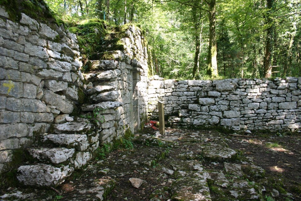 Cahute du site carrier