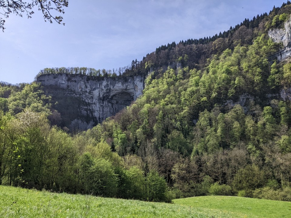 La grotte Sarrazine et son porche