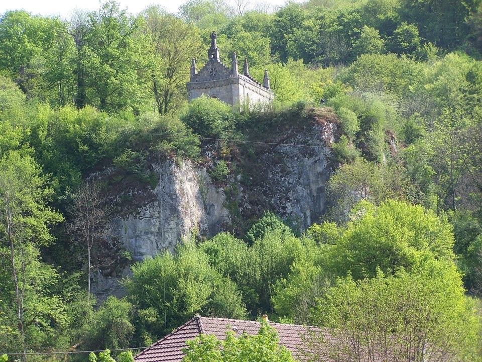 Vue sur la chapelle de Saint Erminfroid