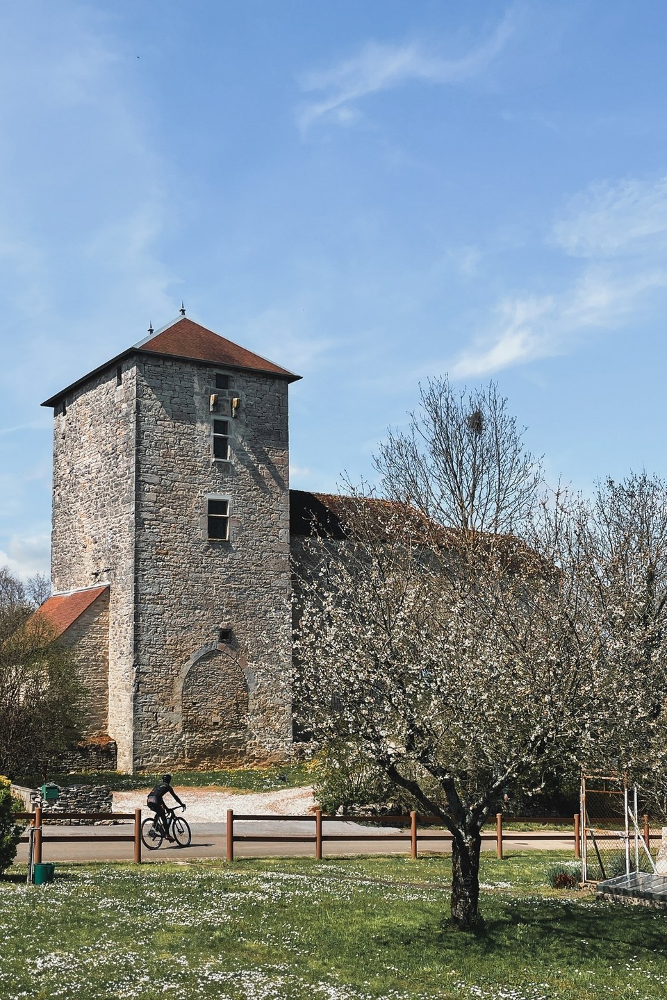 Château de Cordiron au printemps