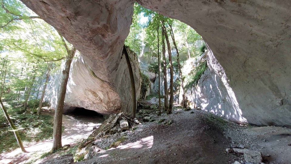 Grotte du Bisontin