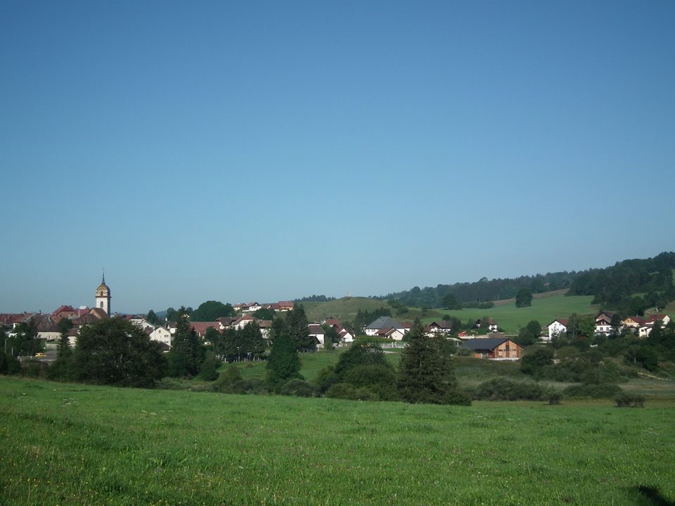 Vue sur le village de Rochejean