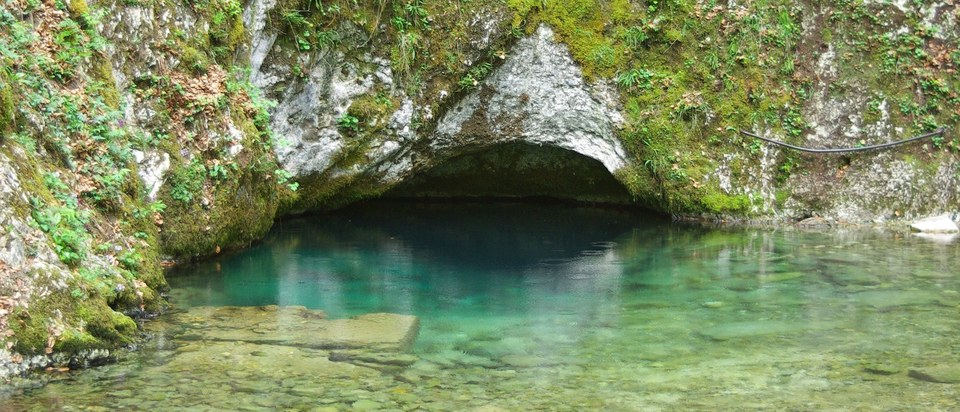 La mystérieuse Source Bleue