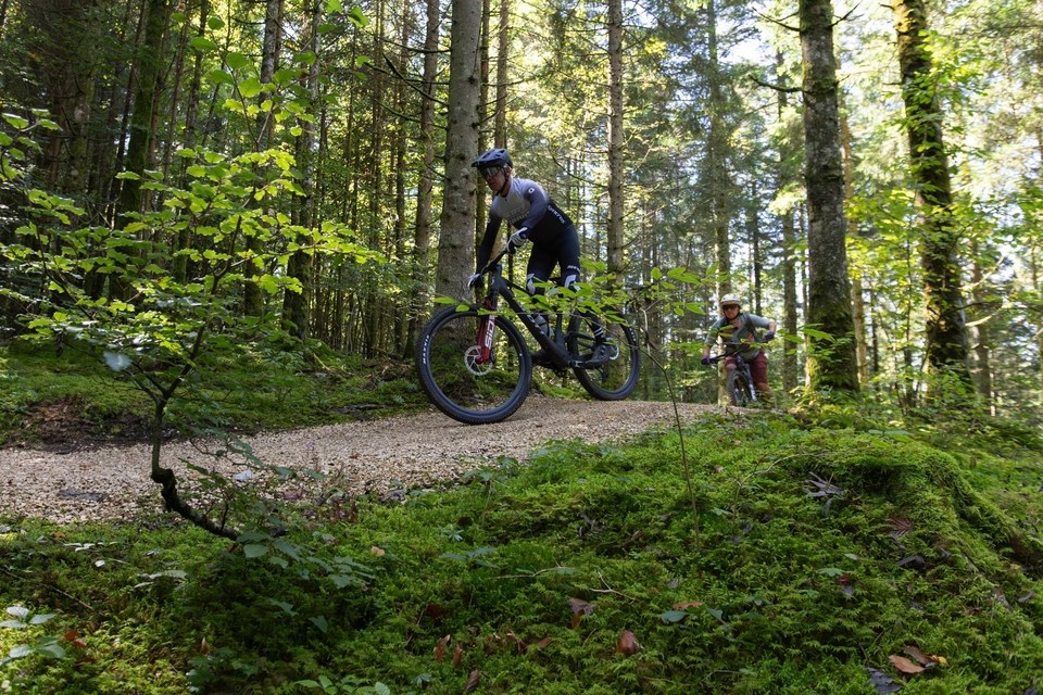 Chemin en tout-venant, agréable à rouler