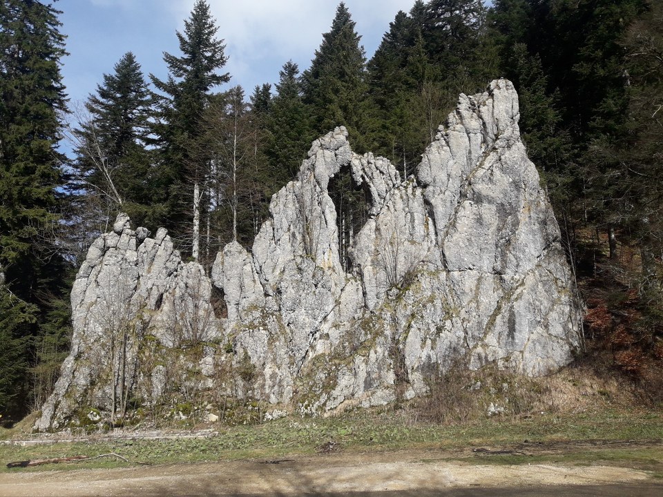 Rocher des Dames d'Entreportes