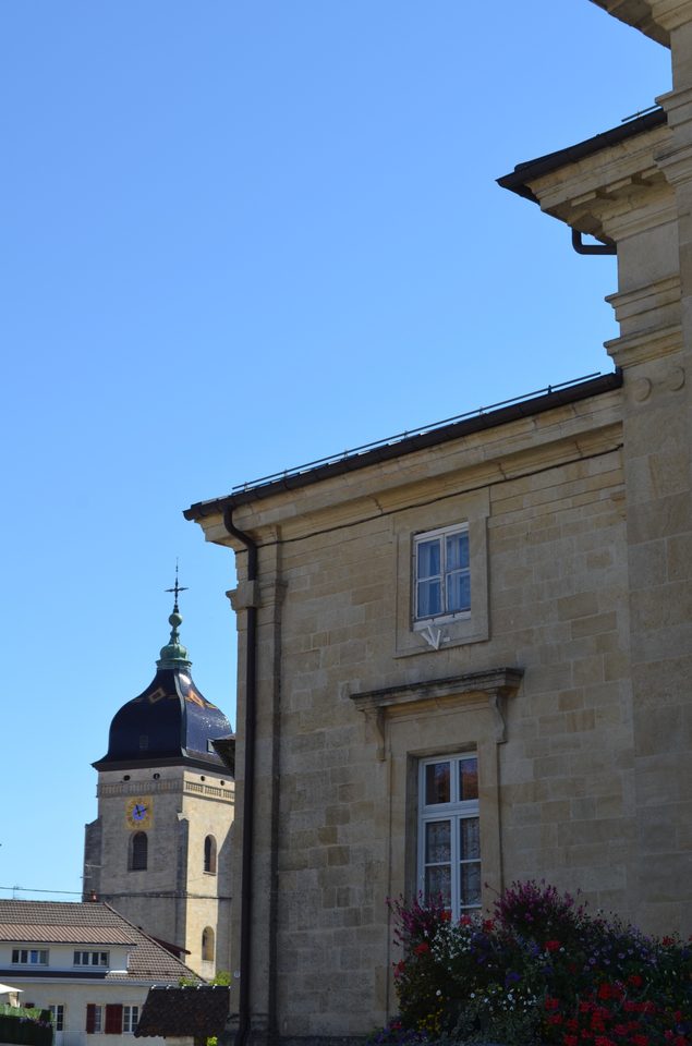 L'Église Saint-Bénigne et le Tribunal