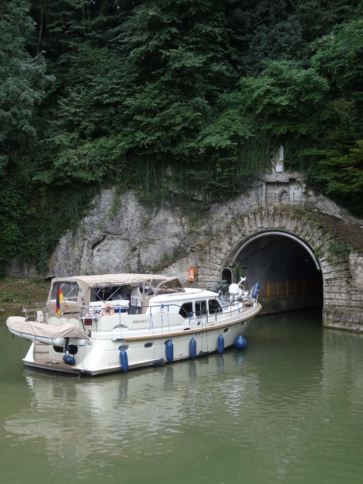 Tunnel fluvial