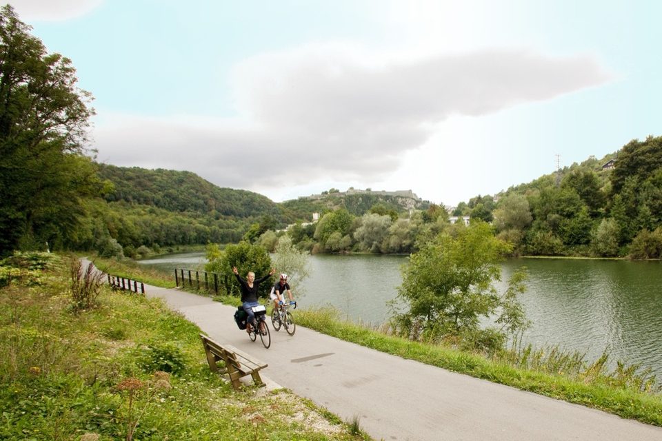 Véloroute au bord du Doubs