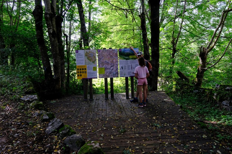 Porte d'entrée de Parc national aux Andrieux, bois des Blancs