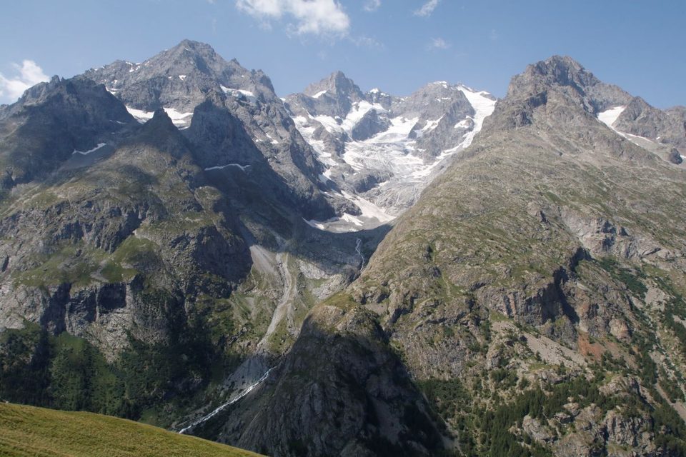 Depuis le belvédère du sentier des crevasses, vue sur le massif de la Meije et la combe de l'Homme