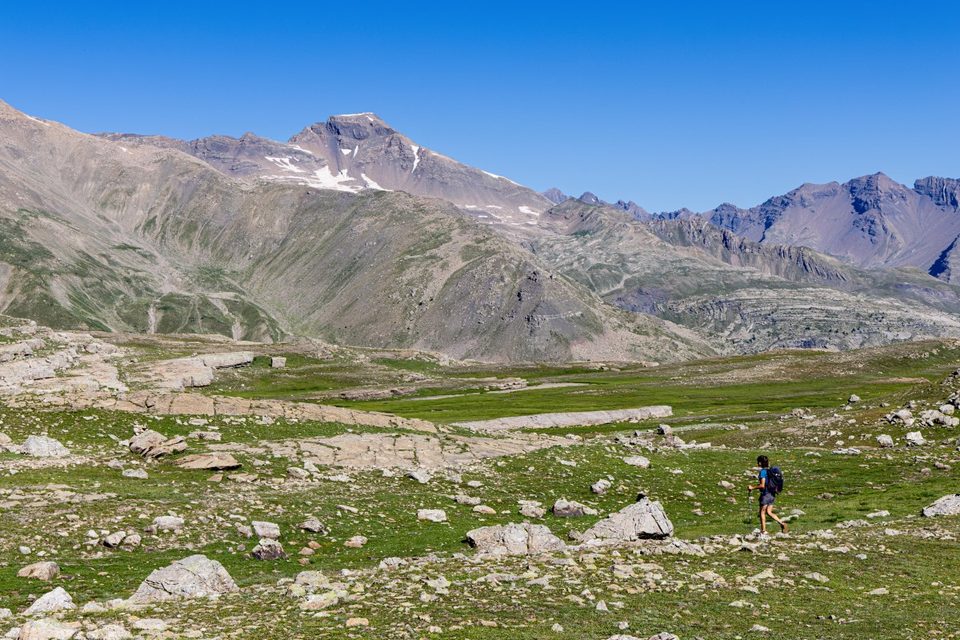 Montée au col des Terres Blanches depuis Dormillouse